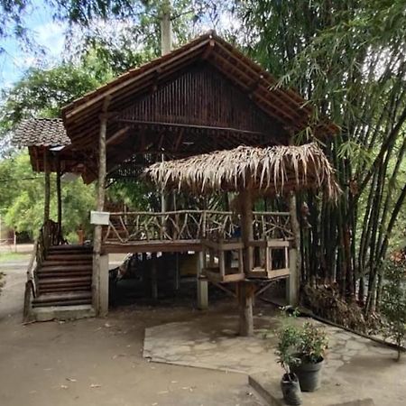 Gerbang Banyu Langit Cottage Bantul Bagian luar foto
