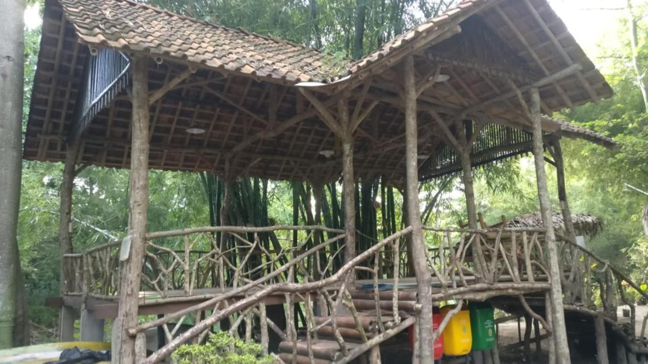 Gerbang Banyu Langit Cottage Bantul Bagian luar foto