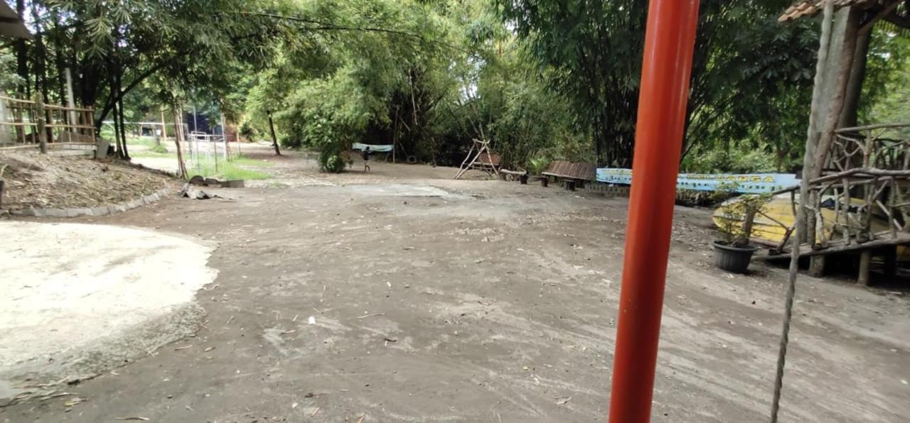 Gerbang Banyu Langit Cottage Bantul Bagian luar foto