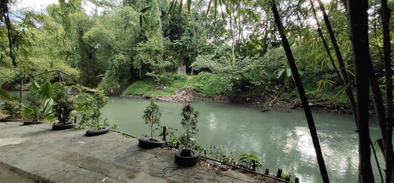 Gerbang Banyu Langit Cottage Bantul Bagian luar foto