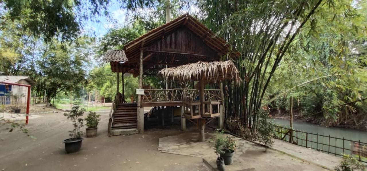 Gerbang Banyu Langit Cottage Bantul Bagian luar foto